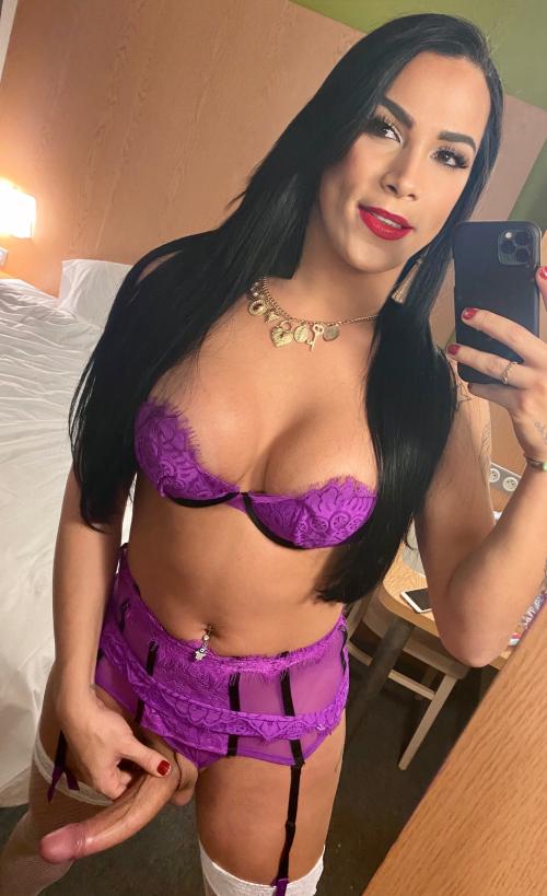 Pornstar Fernanda Sallimeny 21cm disponible maintenant